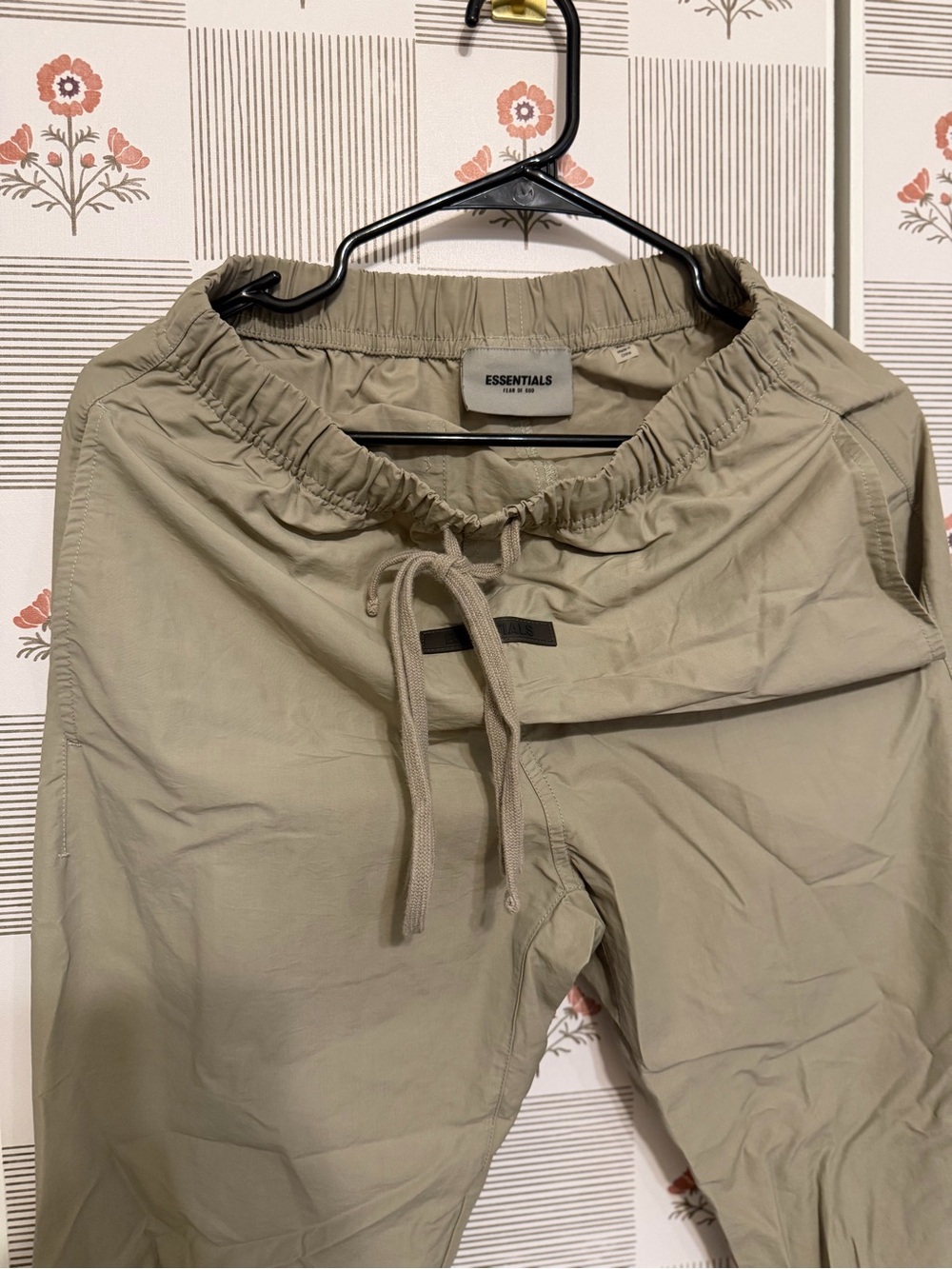 Fear of God ESSENTIALS Nylon Track Pants Taupe XS Adjustable Bungee Cuffs - Picture 4 of 6